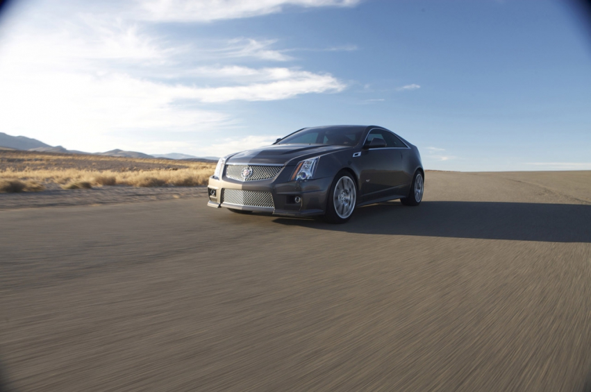 Авто обои Cadillac CTS-V Coupe 2011