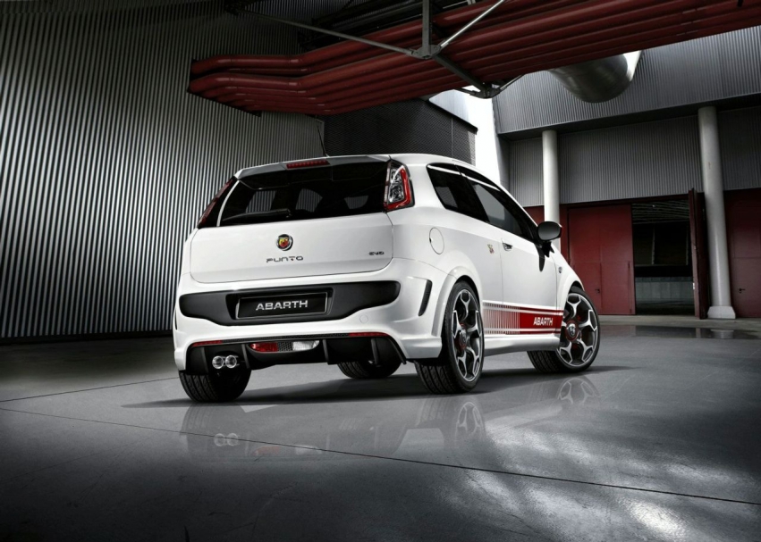 Авто обои Fiat Abarth Punto Evo и Abarth 500C