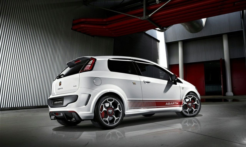 Авто обои Fiat Abarth Punto Evo и Abarth 500C