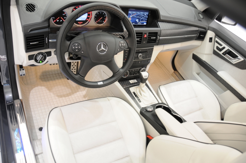 Авто обои Mercedes-Benz GLK V12 by Brabus