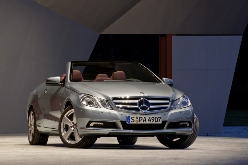 Авто обои Mercedes-Benz E-Class Cabriolet 2011