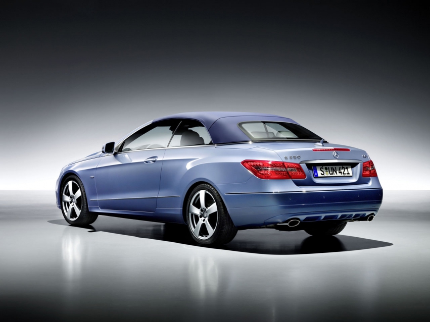 Авто обои Mercedes-Benz E-Class Cabriolet 2011