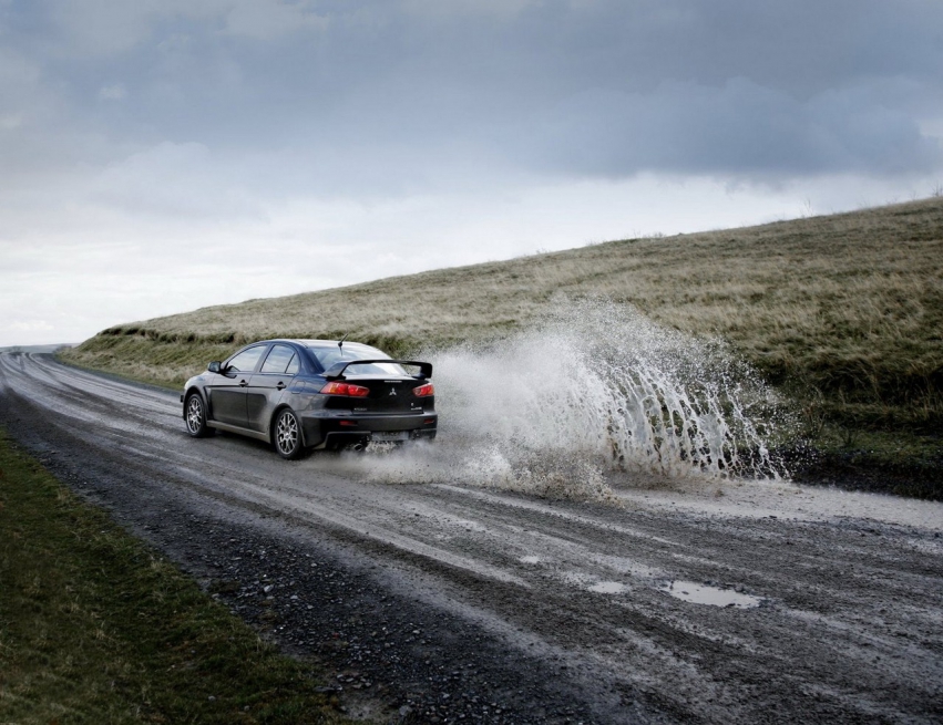 Авто обои Mitsubishi Lancer Evolution X 2008