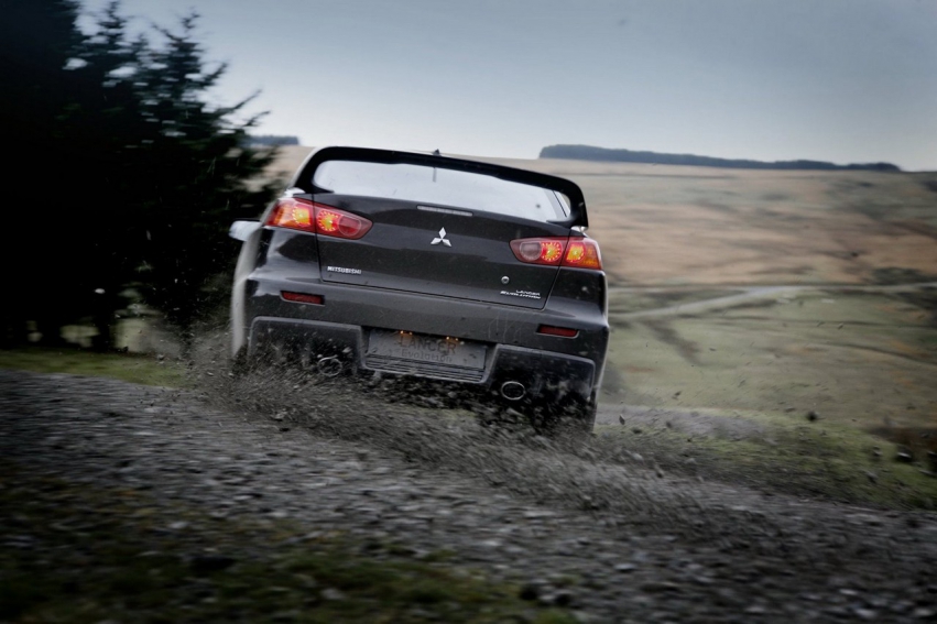 Авто обои Mitsubishi Lancer Evolution X 2008