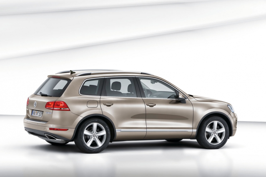 Авто обои Volkswagen Touareg 2011