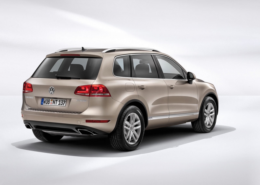 Авто обои Volkswagen Touareg 2011