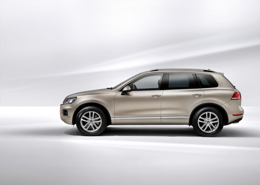 Авто обои Volkswagen Touareg 2011