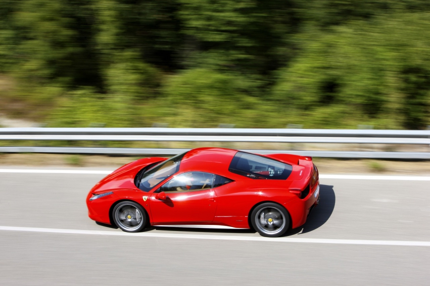 Авто обои Ferrari 458 Italia