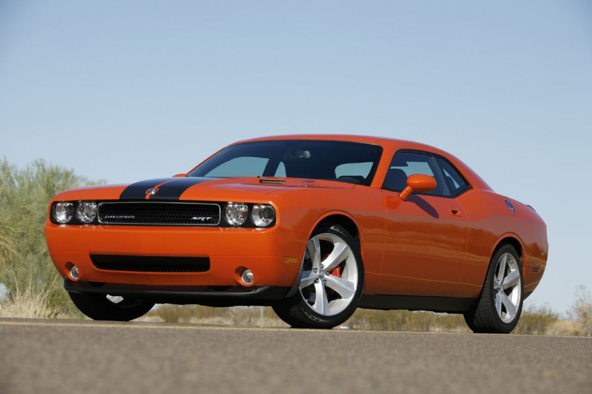 Авто обои Dodge 2008 Dodge Challenger SRT8