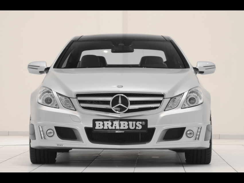 Авто обои Mercedes-Benz Brabus E-Class Coupe 2010