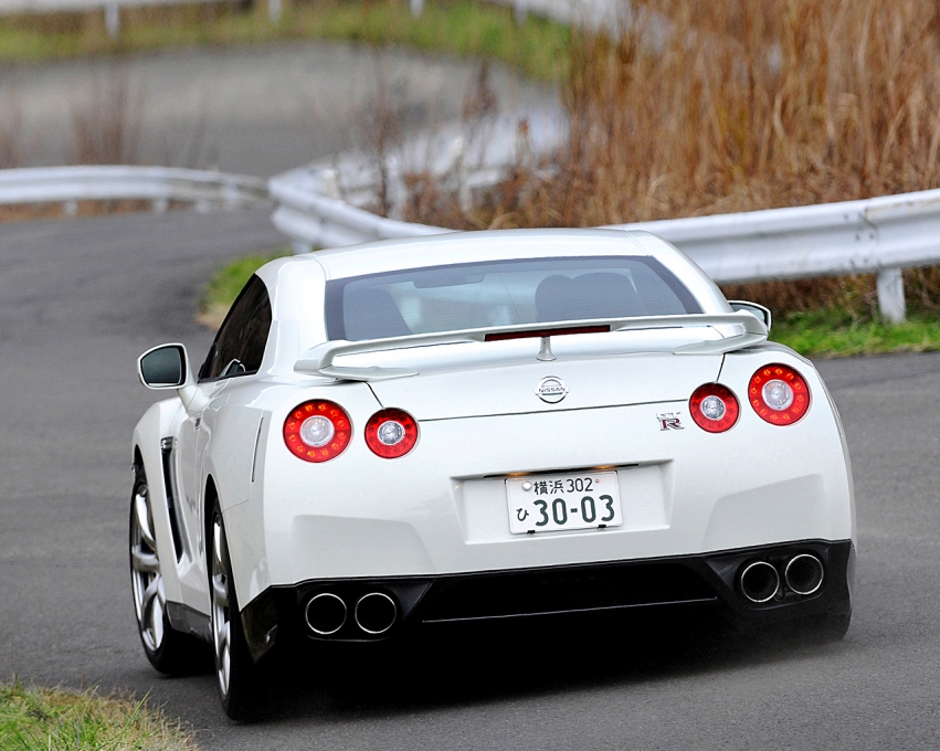 Авто обои Nissan Nissan GT-R 2008