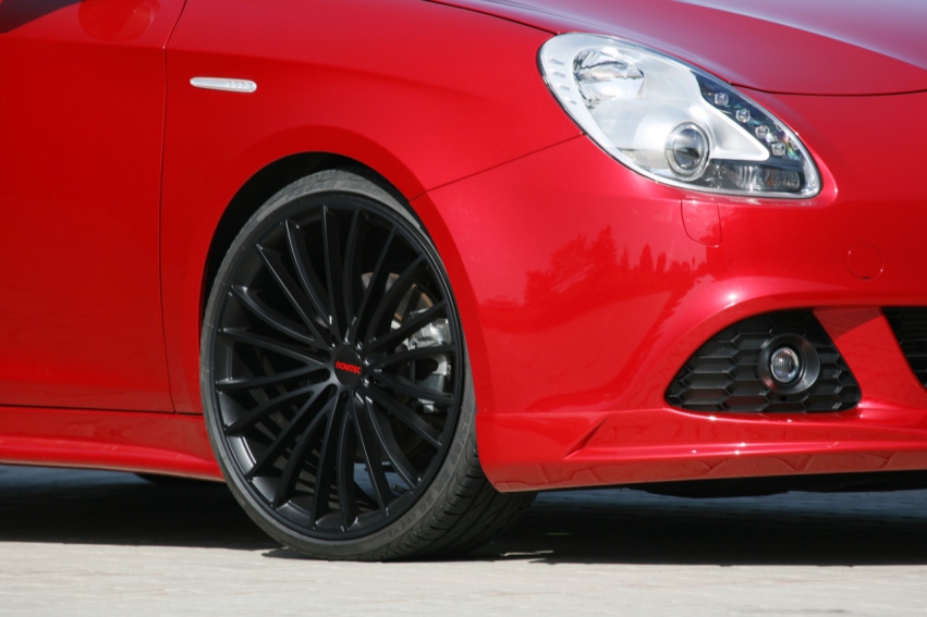 Авто обои Alfa Romeo Novitec Giulietta 2012