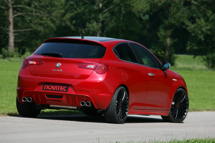 Авто обои Alfa Romeo Novitec Giulietta 2012