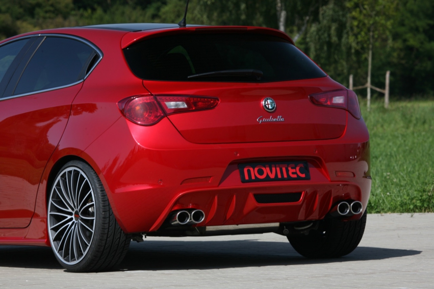 Авто обои Alfa Romeo Novitec Giulietta 2012