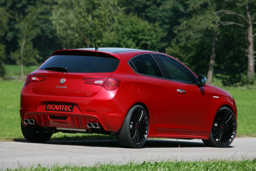 Авто обои Alfa Romeo Novitec Giulietta 2012