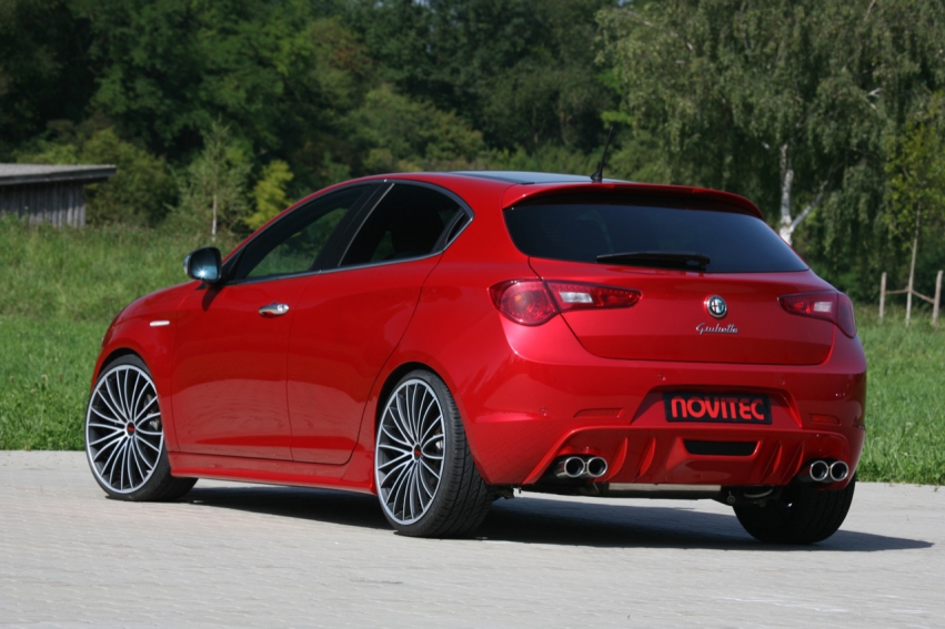 Авто обои Alfa Romeo Novitec Giulietta 2012