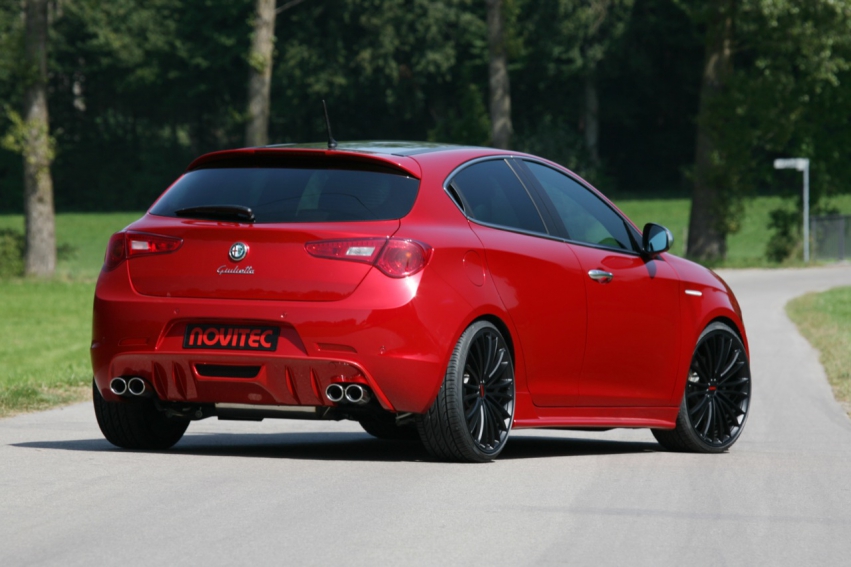 Авто обои Alfa Romeo Novitec Giulietta 2012