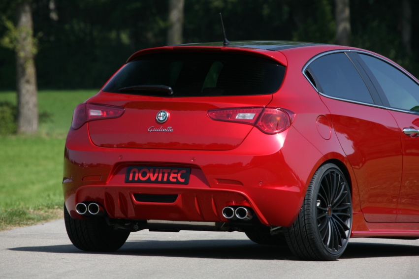 Авто обои Alfa Romeo Novitec Giulietta 2012