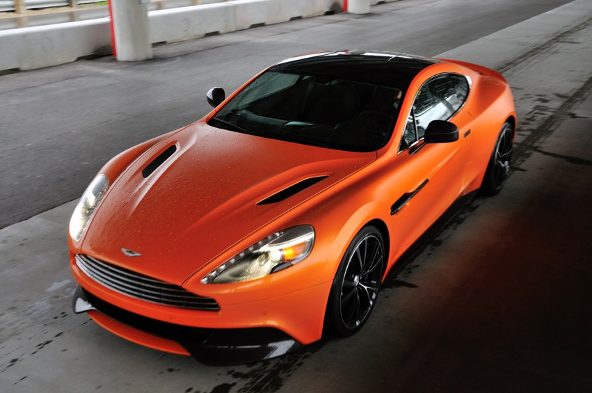 Авто обои Aston Martin Vanquish 2014