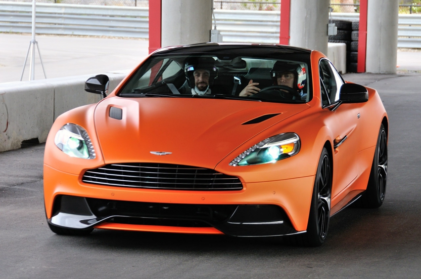 Авто обои Aston Martin Vanquish 2014