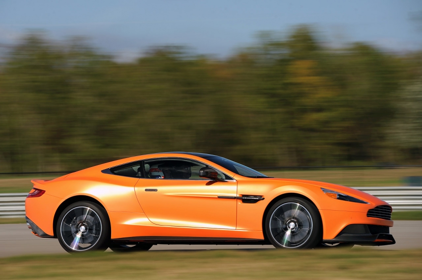 Авто обои Aston Martin Vanquish 2014