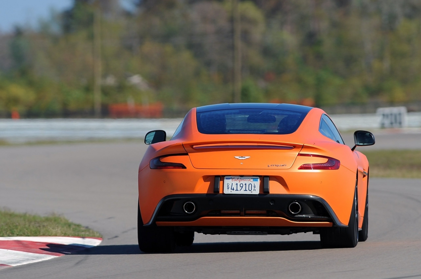 Авто обои Aston Martin Vanquish 2014