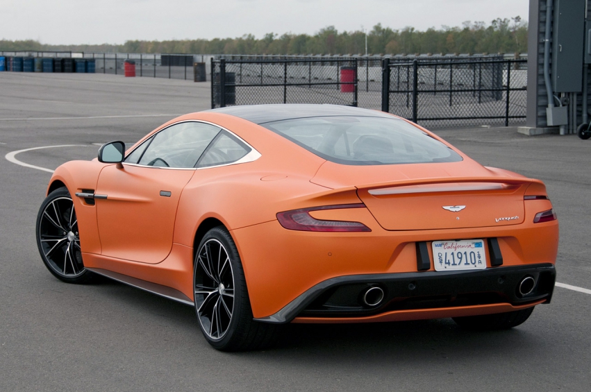 Авто обои Aston Martin Vanquish 2014