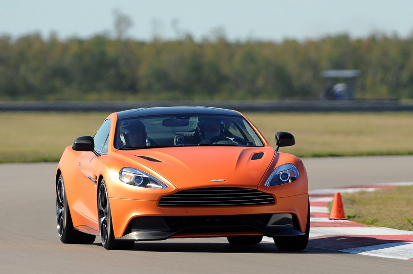 Авто обои Aston Martin Vanquish 2014