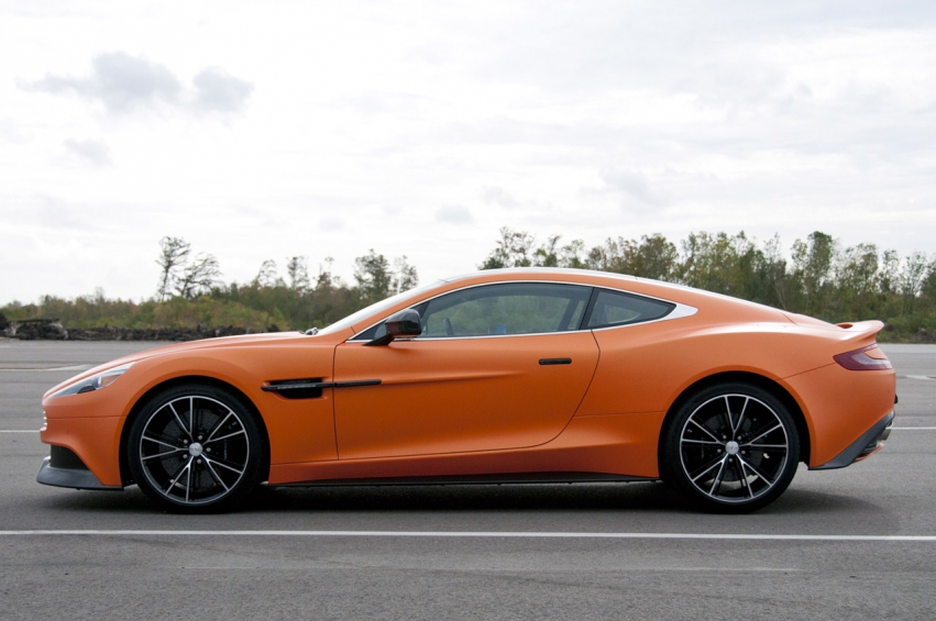 Авто обои Aston Martin Vanquish 2014