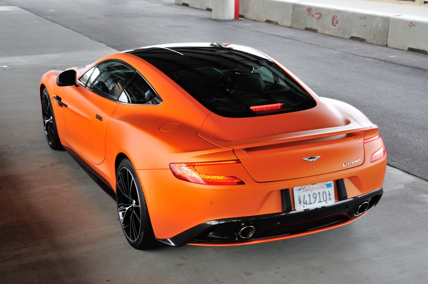 Авто обои Aston Martin Vanquish 2014