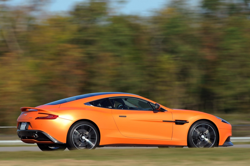 Авто обои Aston Martin Vanquish 2014