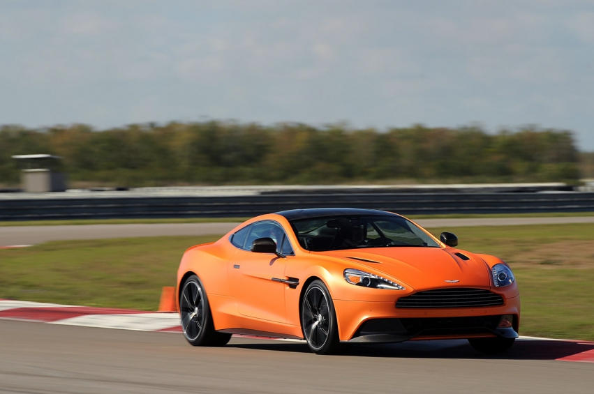 Авто обои Aston Martin Vanquish 2014