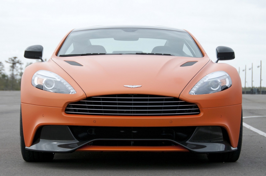 Авто обои Aston Martin Vanquish 2014