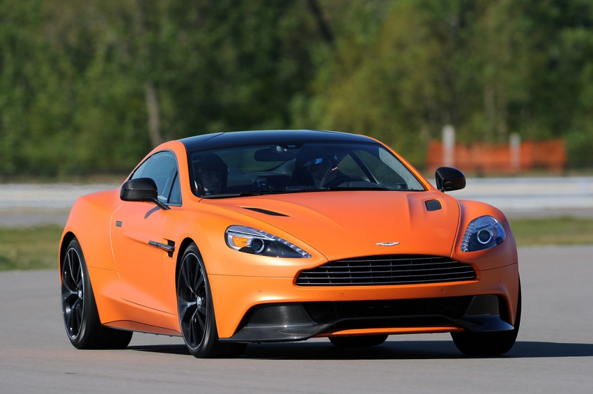 Авто обои Aston Martin Vanquish 2014