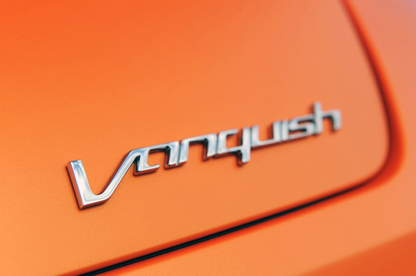 Авто обои Aston Martin Vanquish 2014