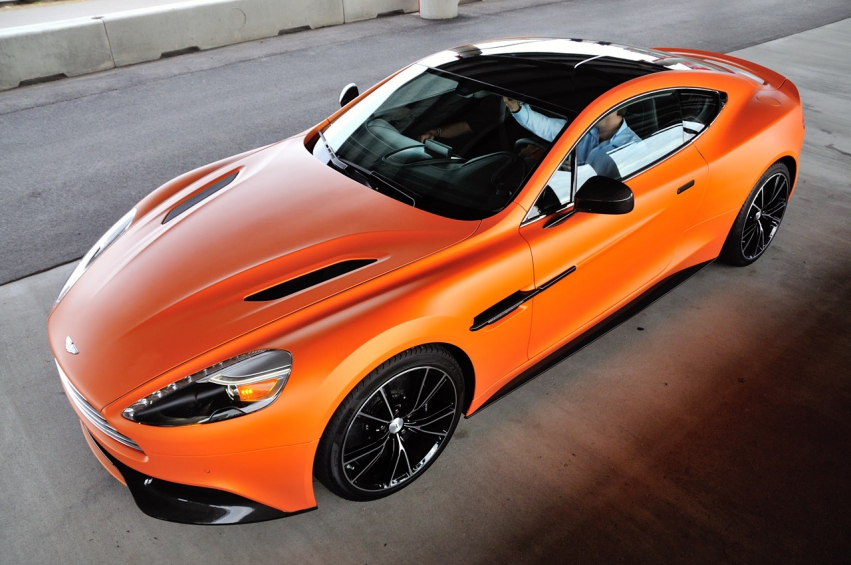 Авто обои Aston Martin Vanquish 2014