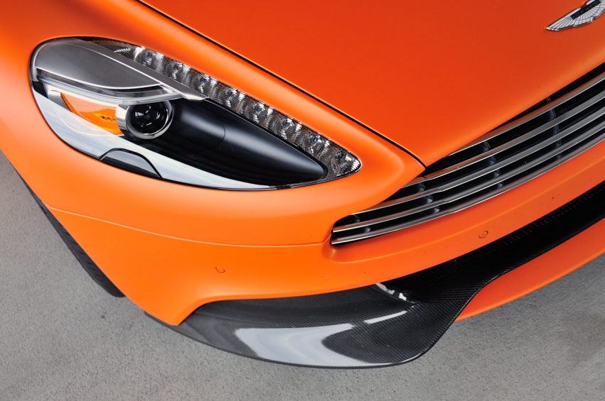 Авто обои Aston Martin Vanquish 2014