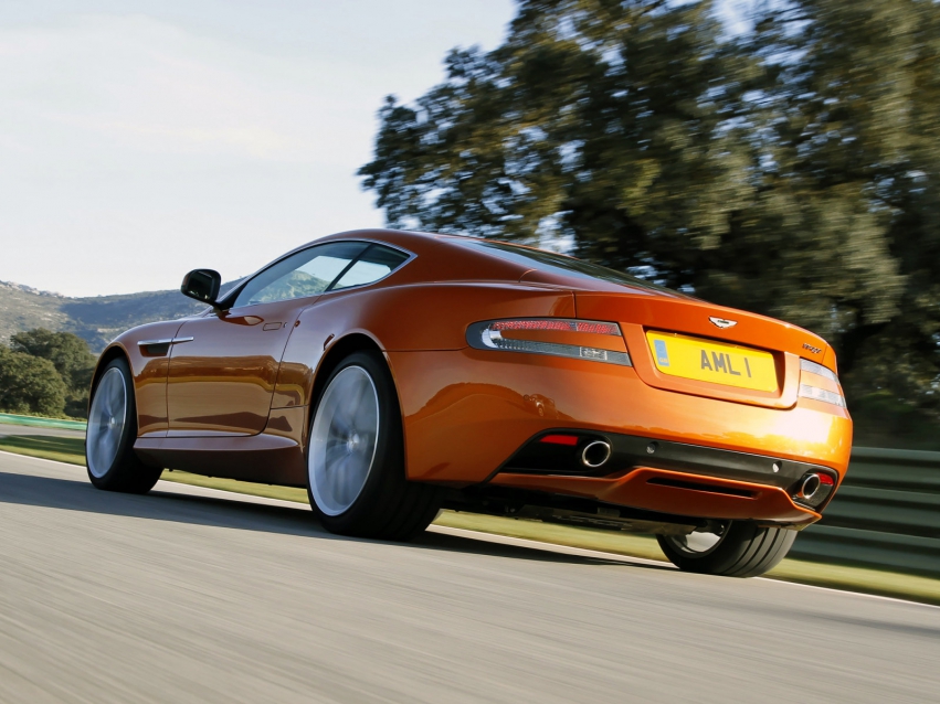 Авто обои Aston Martin Virage 2011