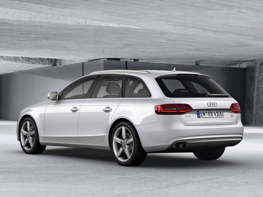 Авто обои Audi A4 Universal 2011