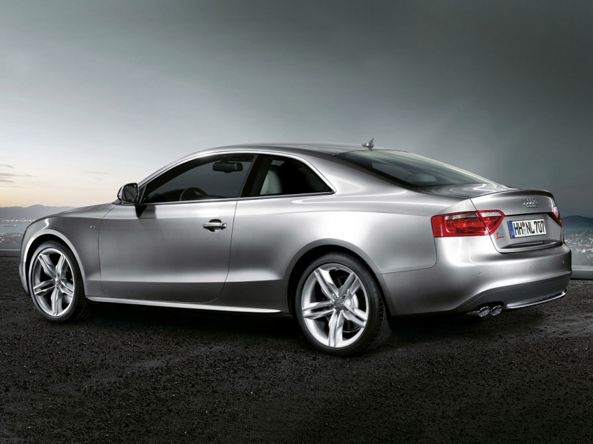 Авто обои Audi S5 Coupe 2008-2011