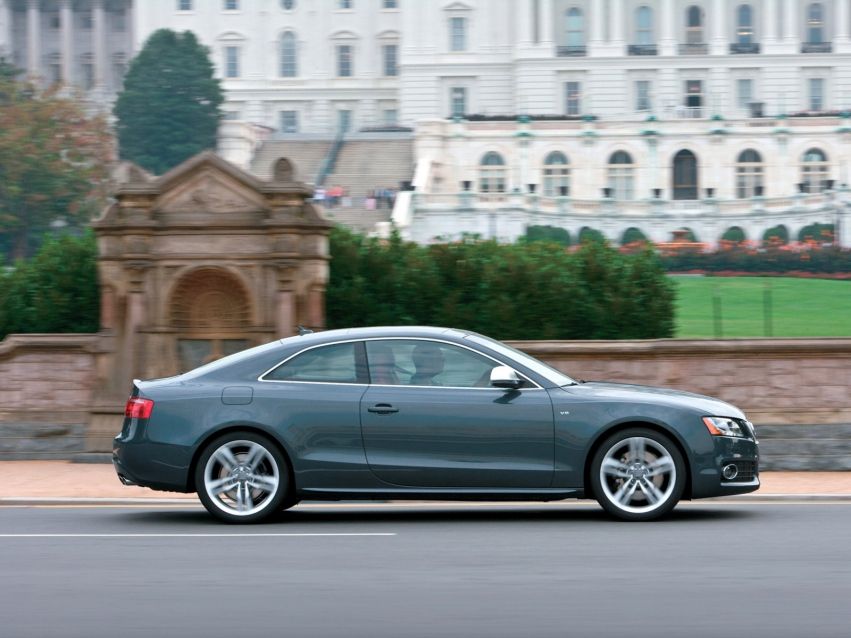 Авто обои Audi S5 Coupe 2008-2011