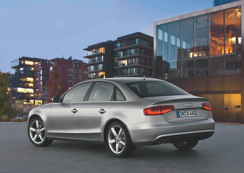 Авто обои Audi A4 2013