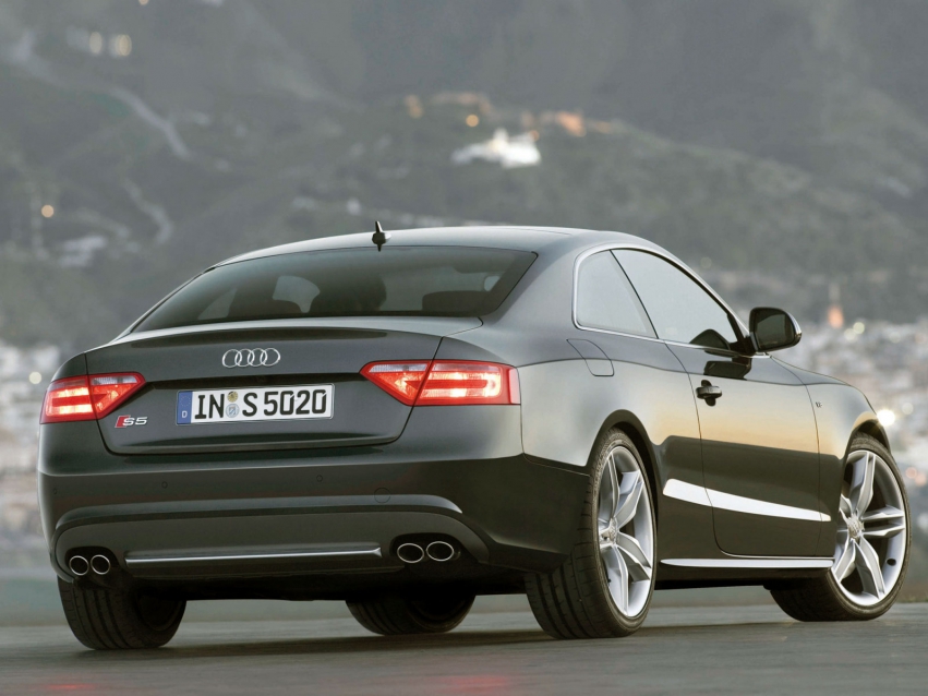 Авто обои Audi S5 Coupe 2008-2011