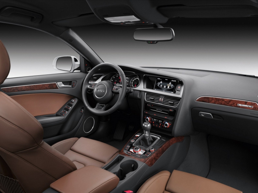 Авто обои Audi A4 Universal 2011