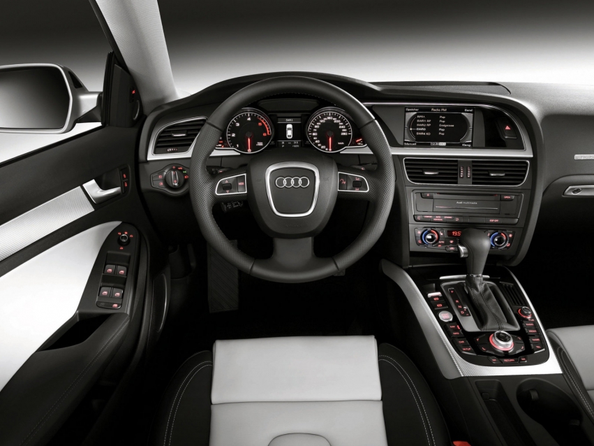 Авто обои Audi A5 Sportback Hatchback 2009