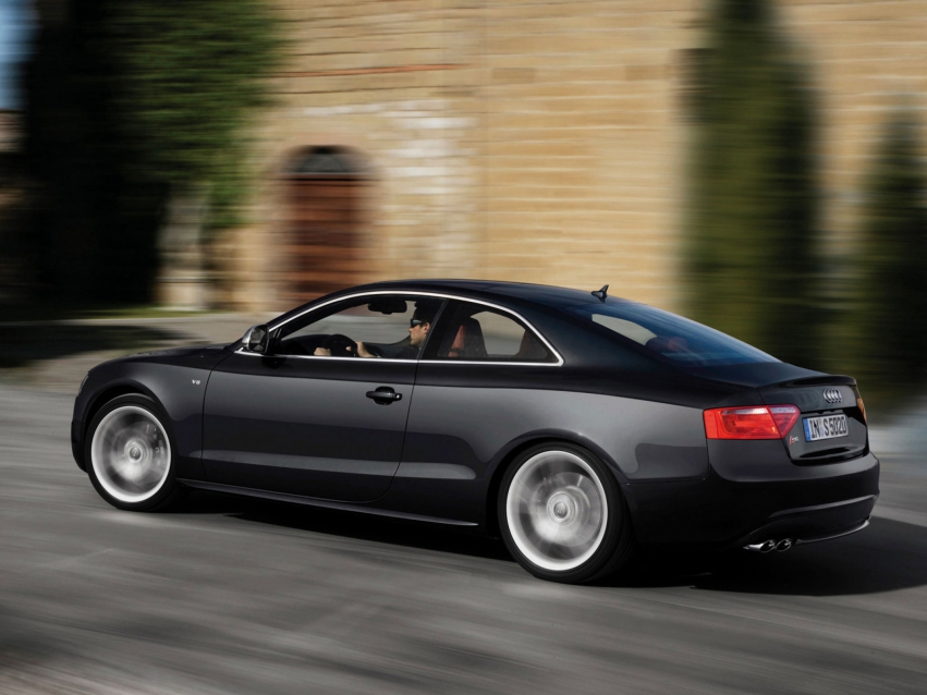 Авто обои Audi S5 Coupe 2008-2011