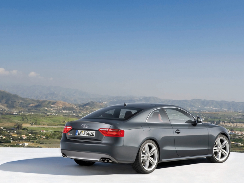 Авто обои Audi S5 Coupe 2008-2011