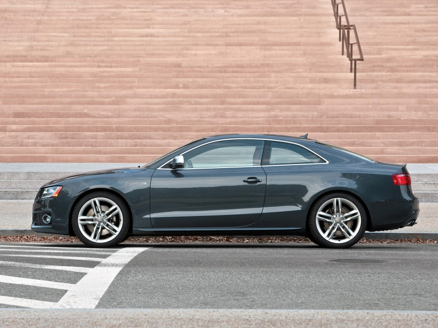 Авто обои Audi S5 Coupe 2008-2011