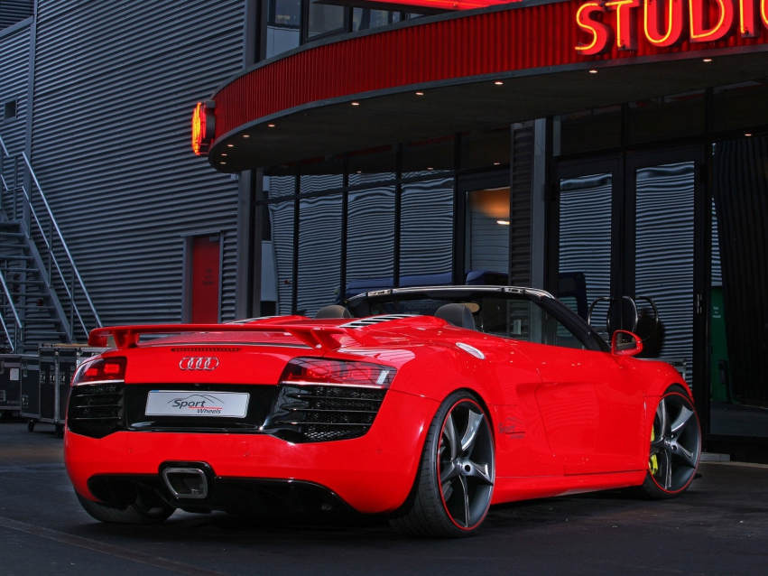 Авто обои Audi R8 Spyder 2010-...