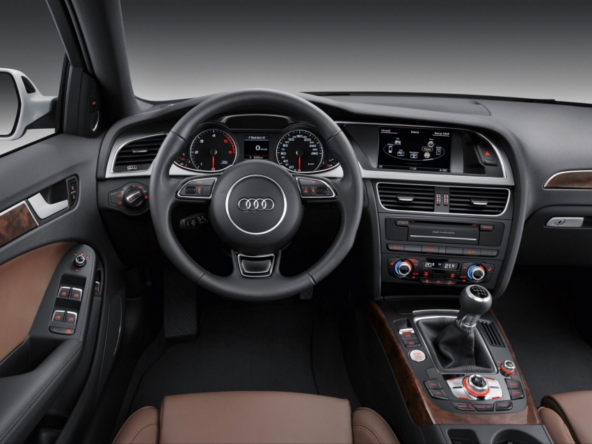 Авто обои Audi A4 Universal 2011